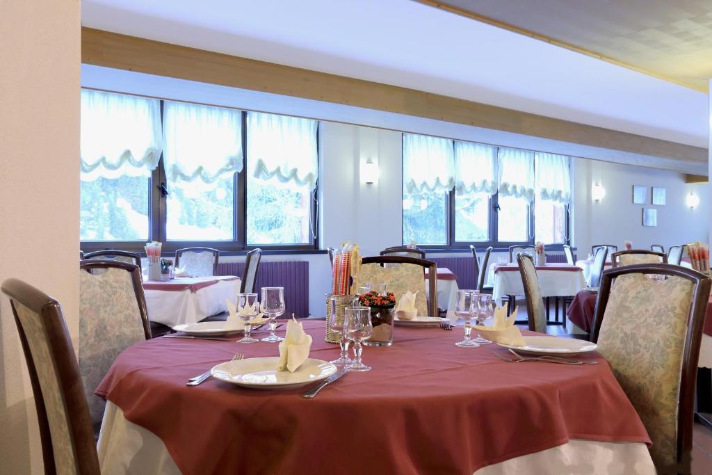 Hotel Santa Caterina سانتا كاترينا فالفورفا المظهر الخارجي الصورة