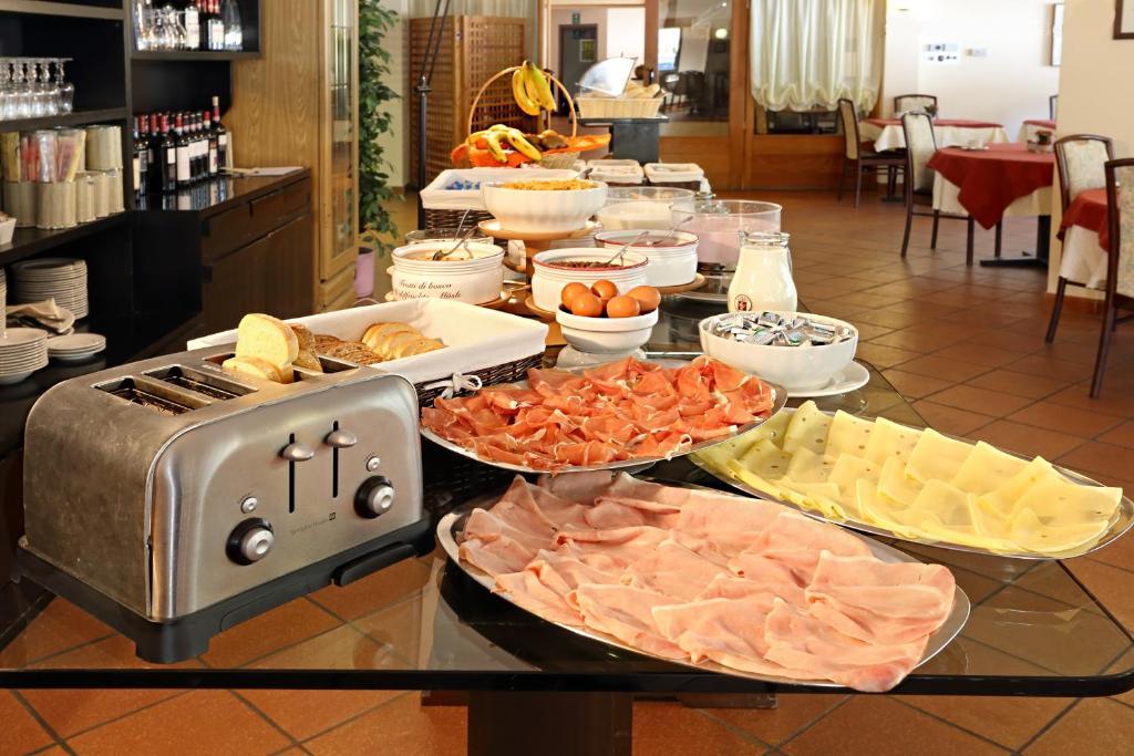 Hotel Santa Caterina سانتا كاترينا فالفورفا المظهر الخارجي الصورة